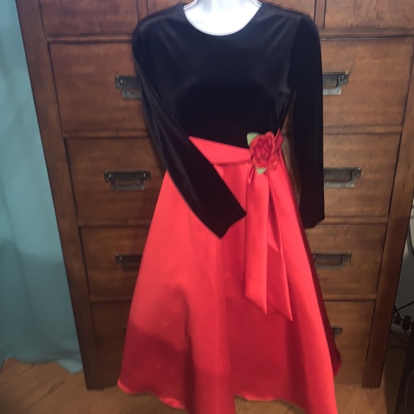 La Princess Other - La Princess Sz 14 fancy winter dress ~ long sleeve black velvet w/ red skirt